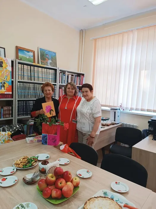 Встреча членов литературно-творческого объединения «Высокая строфа» (сентябрь)
